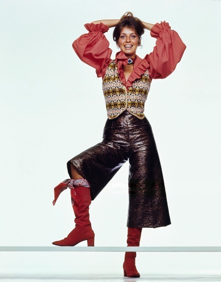 Август 1970 года. Vogue. Канадская актриса и модель Джоанна Шимкус. Фото Gianni Penati.