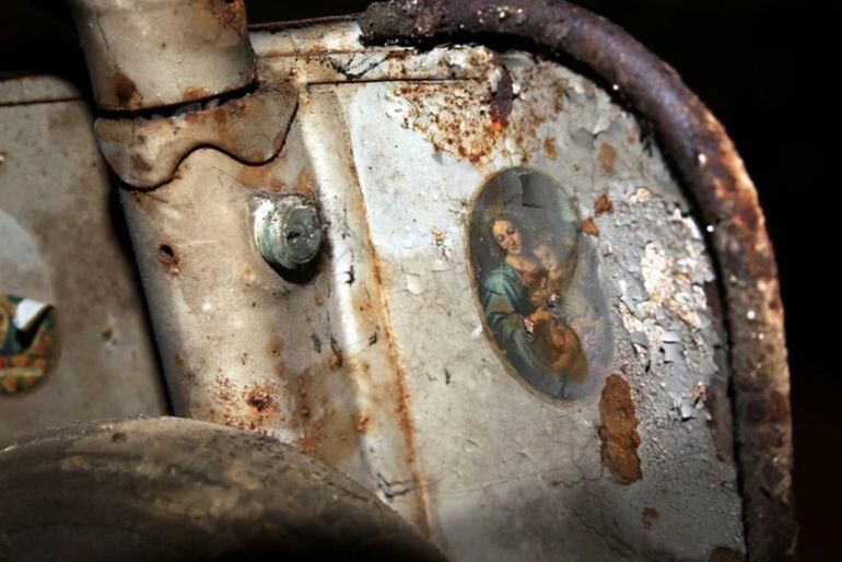 Застывшие во времени — автомобили в заброшенных катакомбах Второй Мировой войны