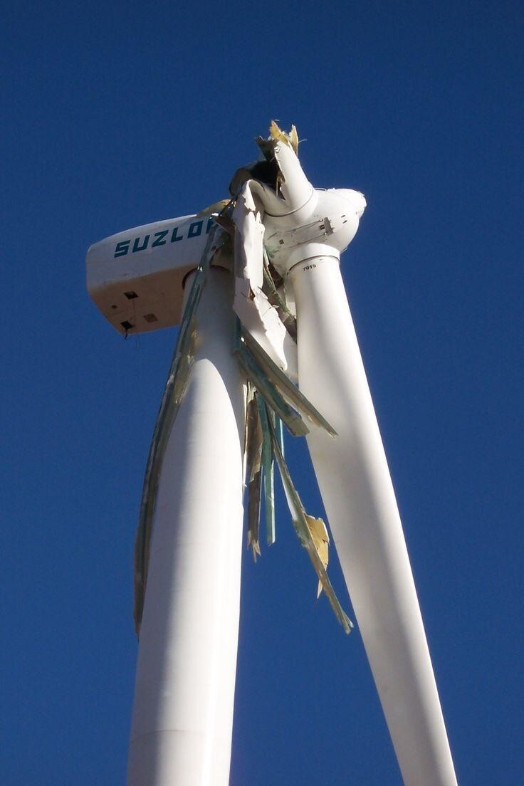 25 грустных фото гибели несчастных ветряков