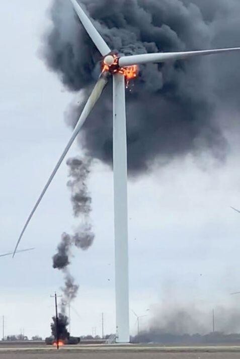 Ветрогенератор мощностью 1 МВт сокращает ежегодные выбросы в атмосферу 1800 тонн СО2, 9 тонн SO2, 4 тонн оксидов азота