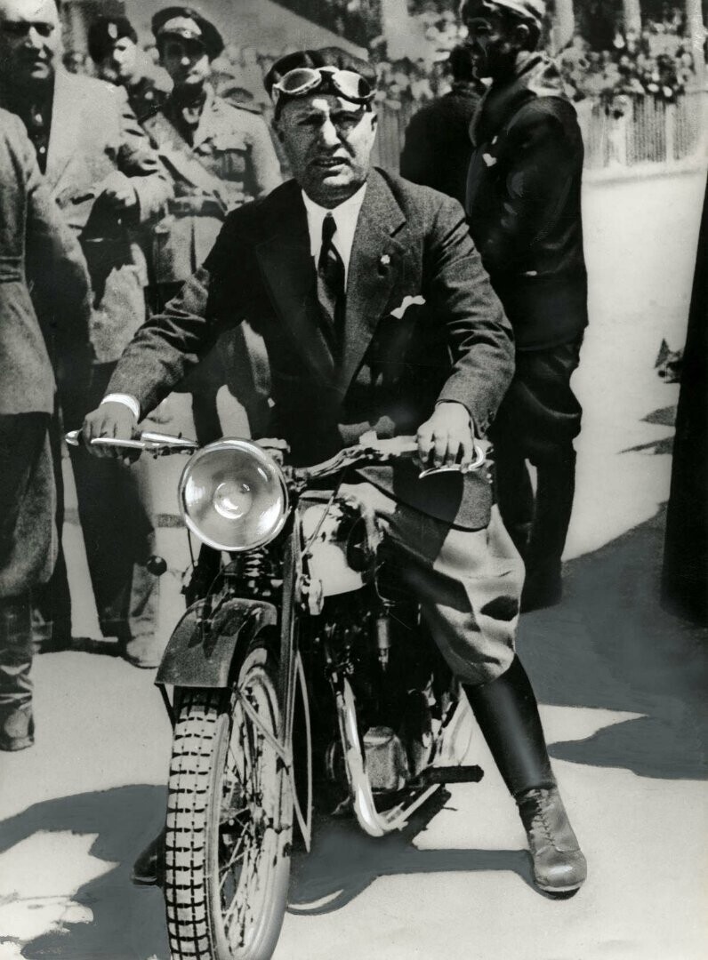 Мотоциклы – одно из увлечений Муссолини