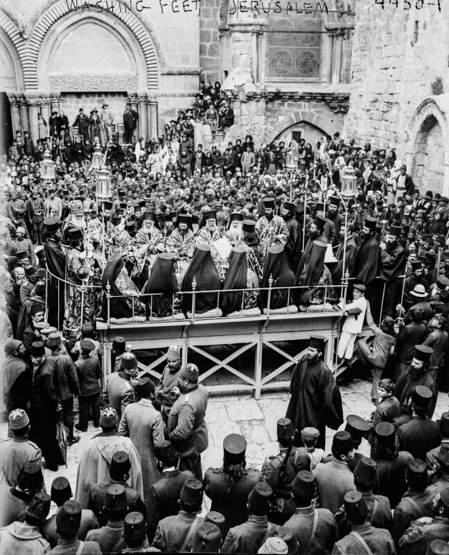 1915 год. Православная церемония омовения ног.