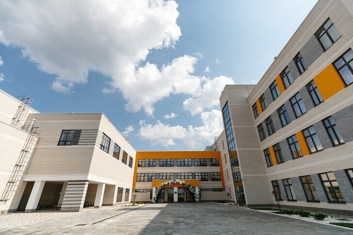 В Екатеринбурге открыли новую школу