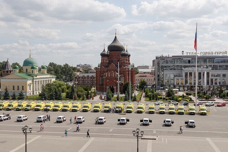 Тульский центр медицины катастроф и районные больницы получили более 40 спецавтомобилей