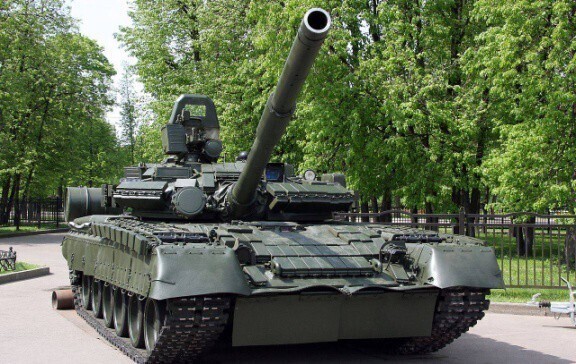 Танки Т-80БВМ поступили в Кантемировскую танковую дивизию ЗВО