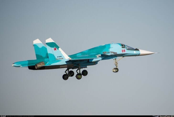 ВКС России получили последние два фронтовых бомбардировщика Су-34 по контракту 2012 года