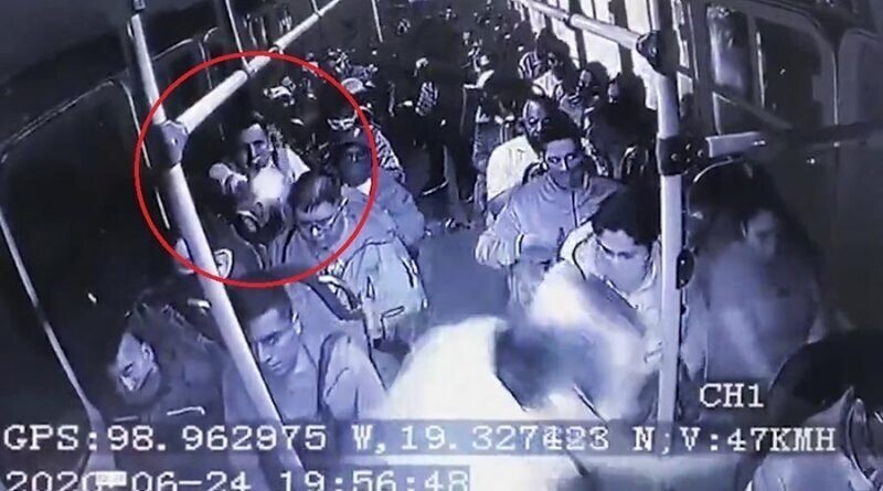 Перестрелка в переполненном мексиканском автобусе