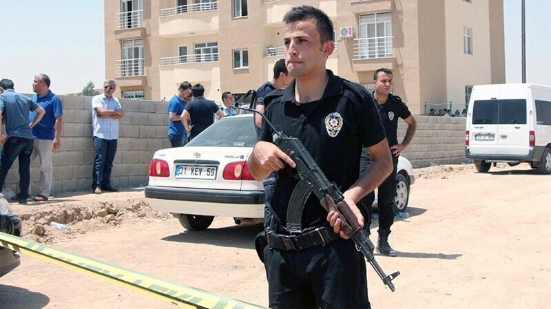 Полиция турецкого города Текирдаг провела успешный рейд, задержав сразу семерых опасных преступников