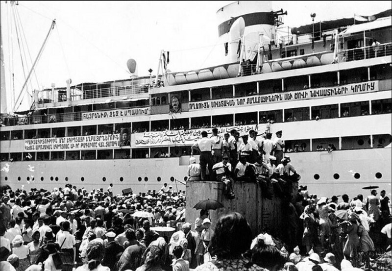 Армяне в Египте покидают Александрию в Советскую Армению, 1947 год.