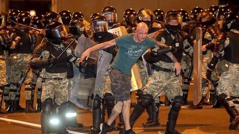 Как это было: после закрытия избирательных участков в Белоруссии начались акции протест