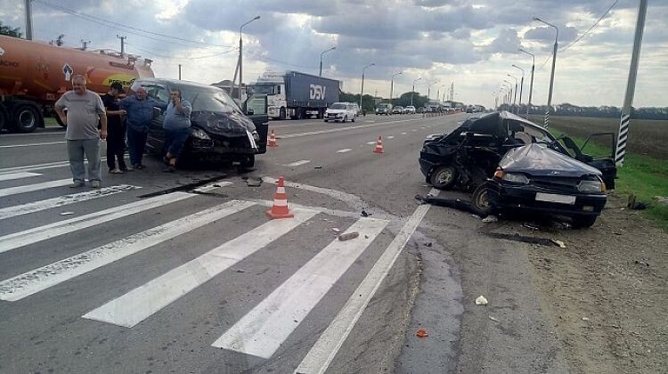 Авария дня. В Краснодарском крае в ДТП погибли два человека