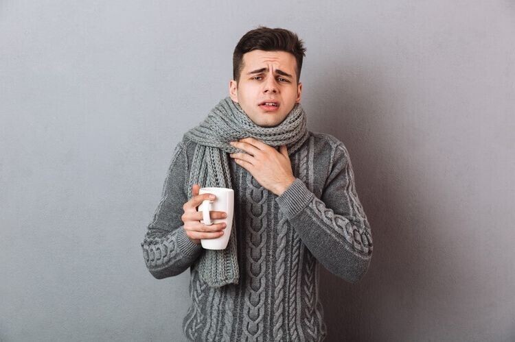 Чем лечить сильную боль в горле в домашних условиях?