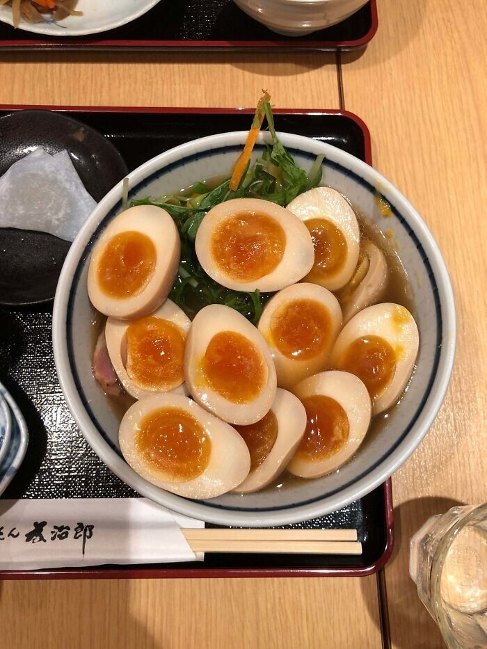 17. "Можно добавить еще яйцо?" в Японии выглядит так"