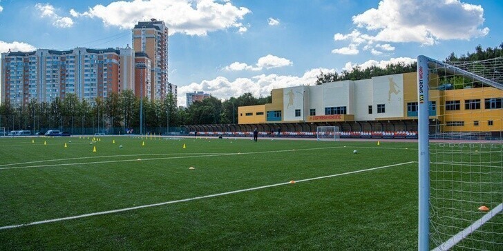 В Москве в Северном Медведково открыли новый футбольный стадион