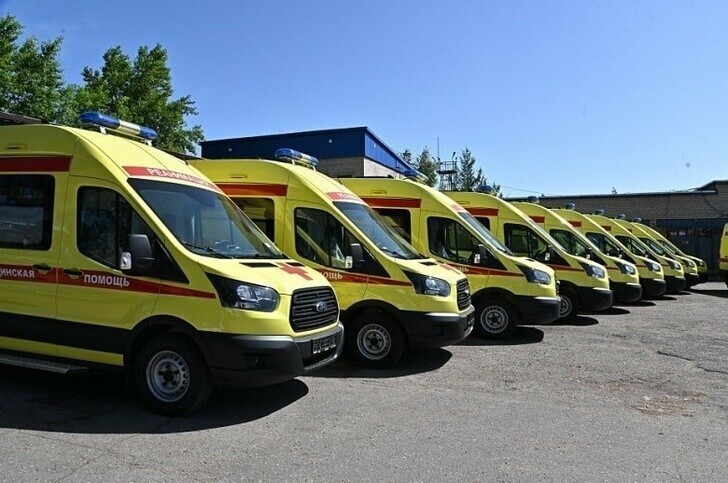 В районы Хабаровского края отправилось 16 новых машин «скорой помощи»