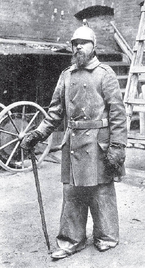 Пожарный служитель Казанской пожарной части. Санкт-Петербург. До 1914
