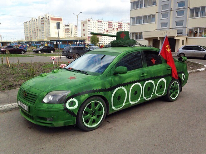 Русский водитель предпочитает танк!