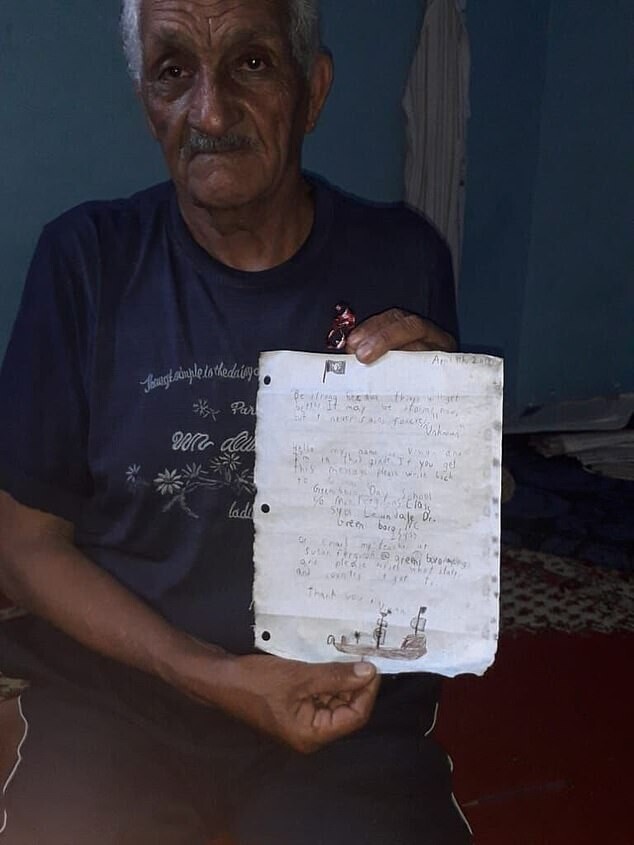 Марокканский рыбак нашел послание в бутылке, отправленное из Америки