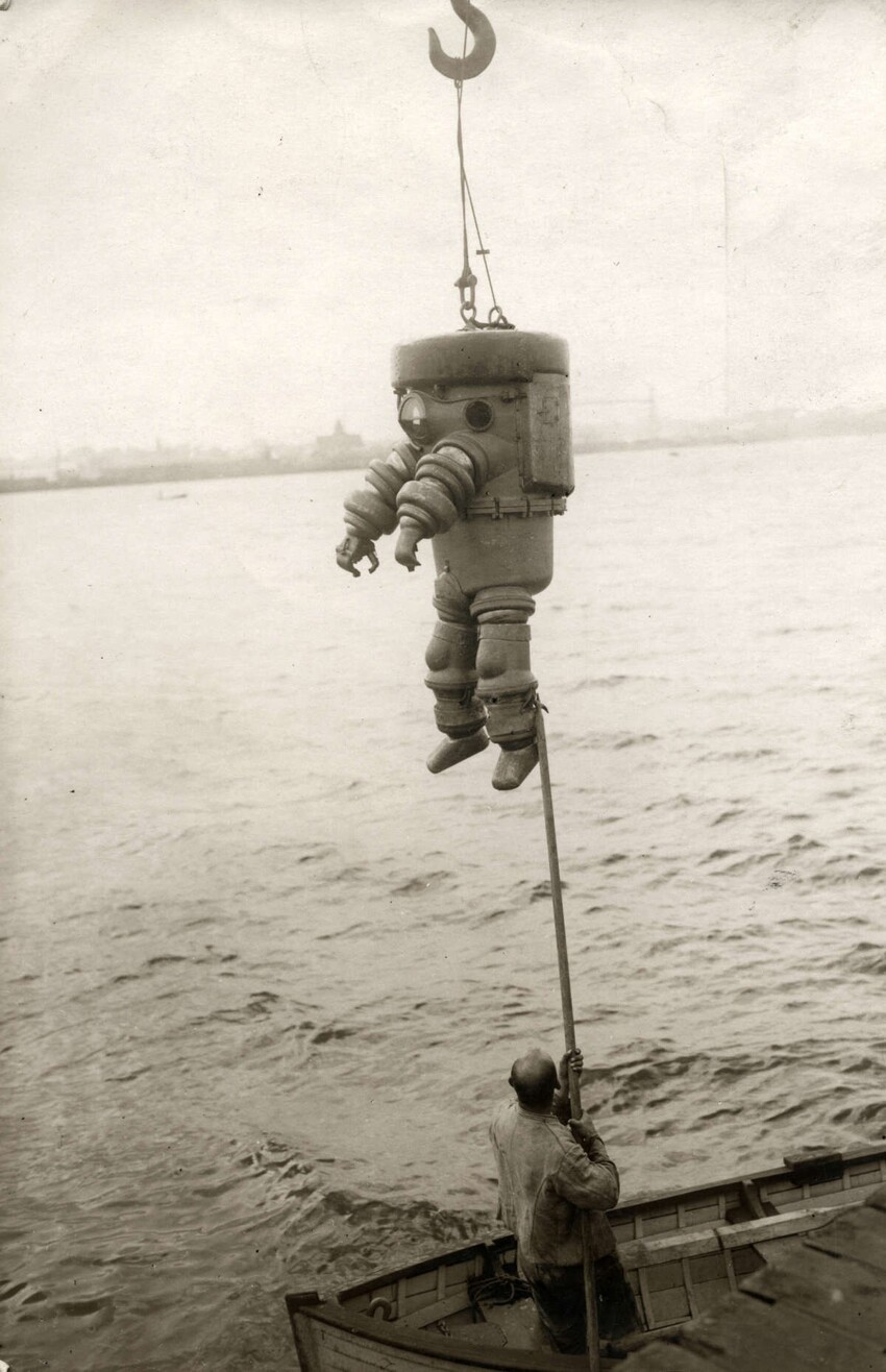 11. Водолазный костюм. Германия, 1922 г.