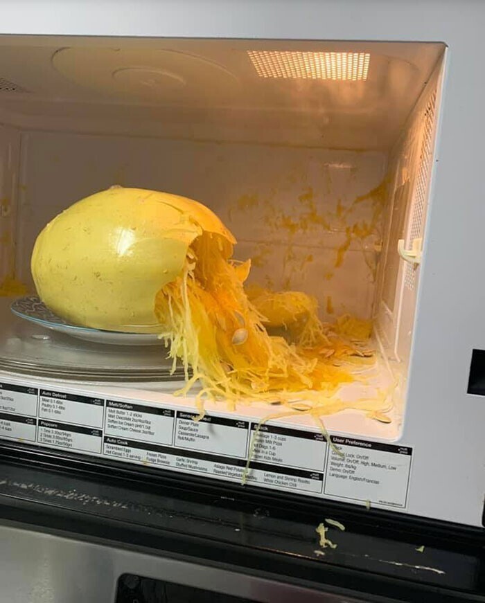 20. "Очевидно, тыкву-спагетти не стоит готовить в микроволновке"