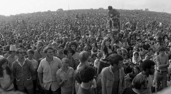 Вудстоку — 51: как фермеры бесплатно накормили полмиллиона хиппи на главном рок-фестивале всех време