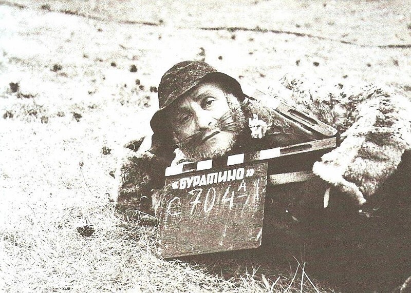 Ролан Быков на съёмках фильма «Приключения Буратино», 1975 год