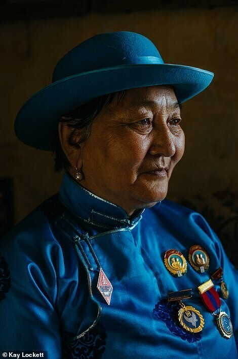 Дугерджав из Монголии, мать восьмерых детей и бабушка 22 внуков, кавалер Ордена Материнской Славы. Автор - Кэти Локетт