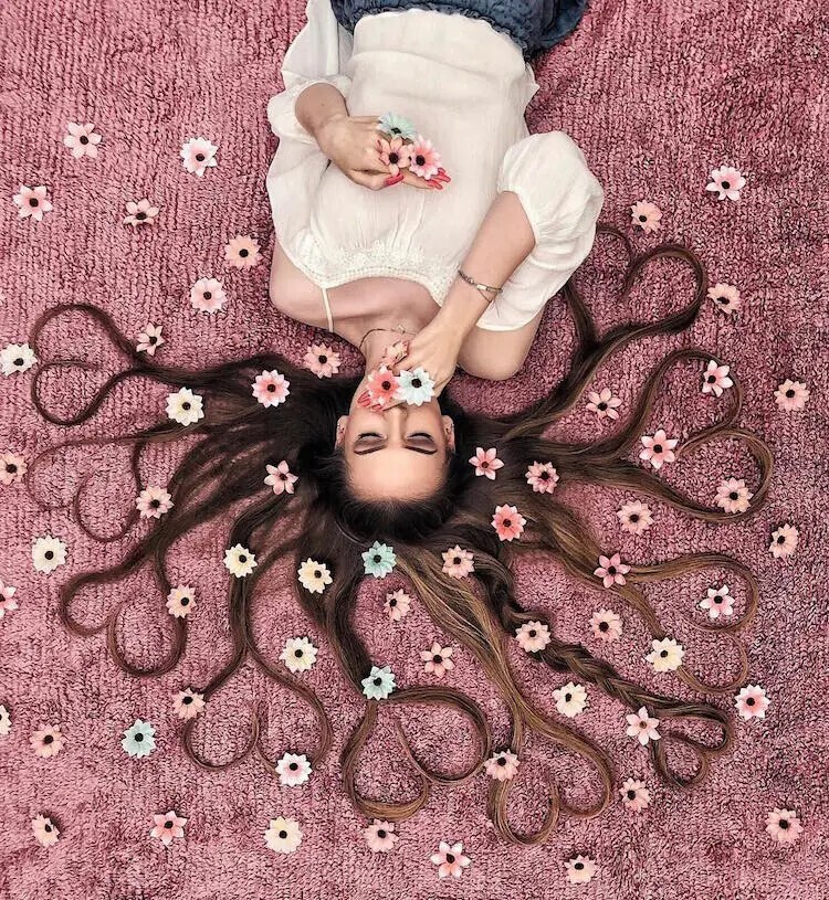 Современная Рапунцель из Голландии создает «картины» с помощью своих волос