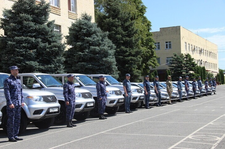 Сотрудники Росгвардии в Северной Осетии получили новые служебные машины