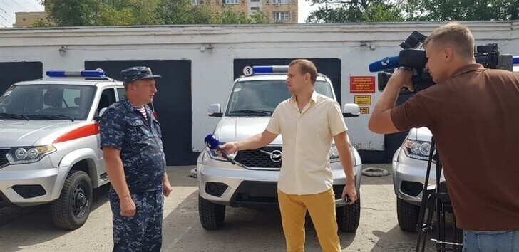 Астраханским росгвардейцам вручили ключи от новых служебных автомобилей УАЗ «Патриот»