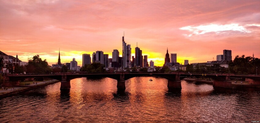 Frankfurt am Main в лучах заката