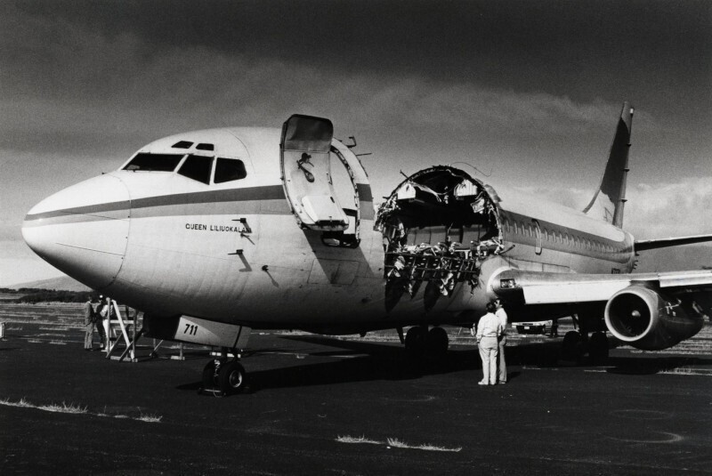 Происшествие с Boeing 737 над Кахулуи, 28 апреля 1988 года.