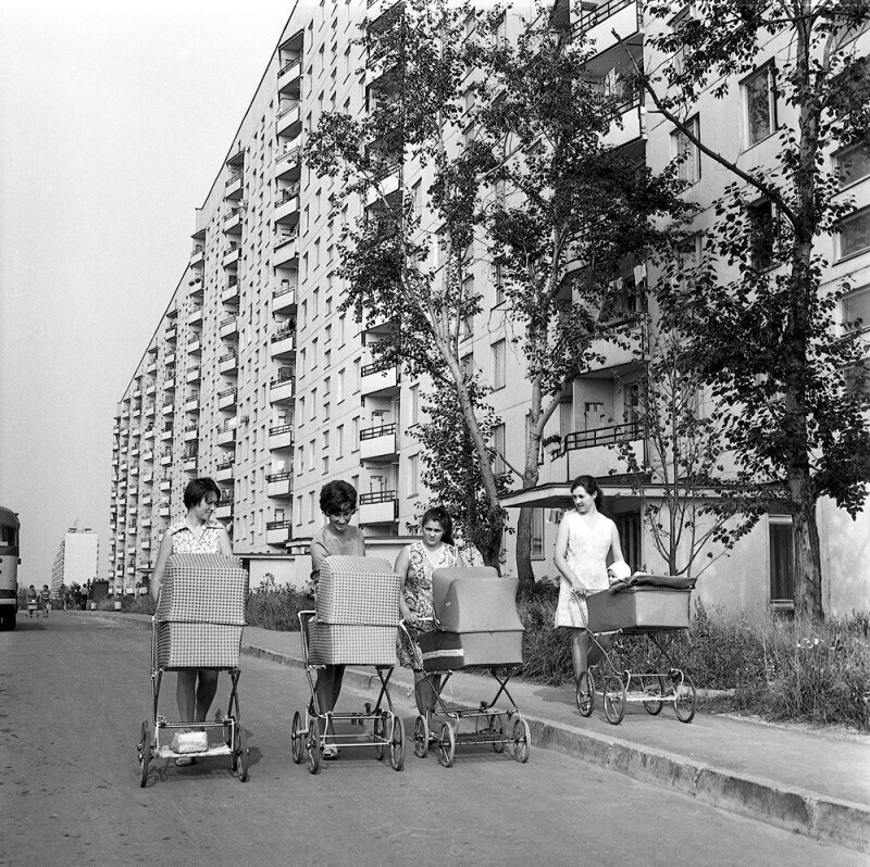 У дома работников ГУМа, Москва, 1970 год