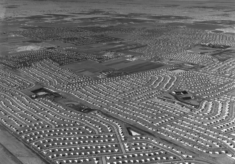 Левиттаун — первый пригород массовой застройки в США, 1949 год, Лонг–Айленд, Нью–Йорк