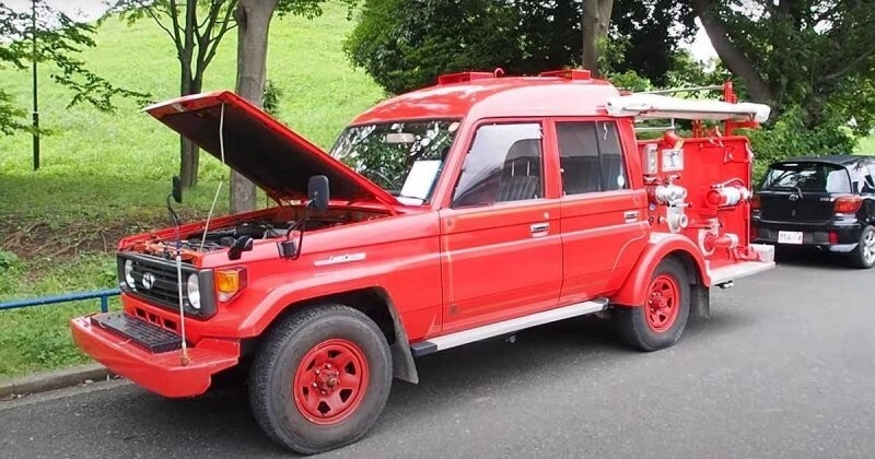 Пожарная машина на базе Toyota Land Cruiser из Японии