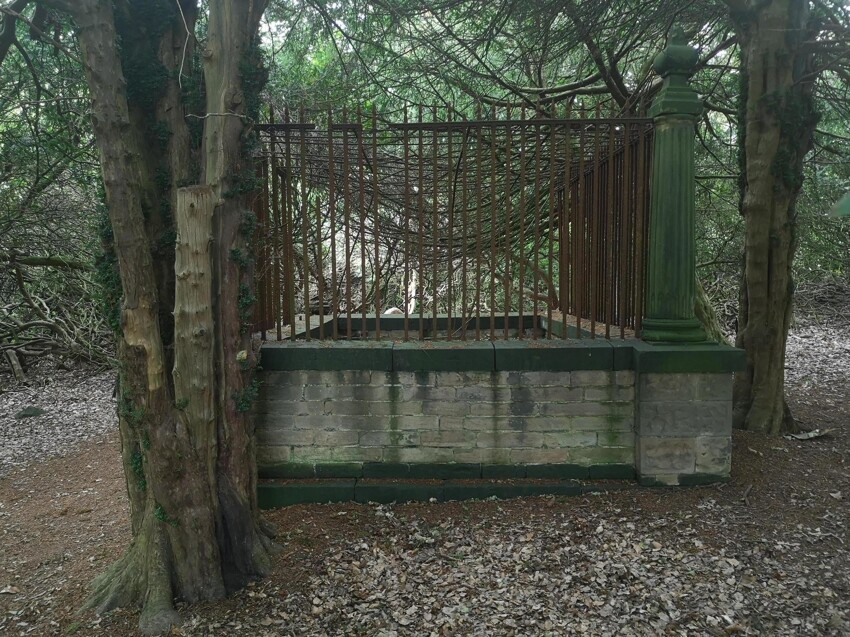 У Робина Гуда есть настоящая могила в Западном Йоркшире, добраться до которой тот еще квест.