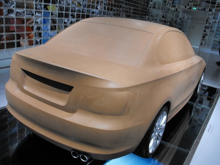 Глиняная модель будущего автомобиля, масштаб 1:1.