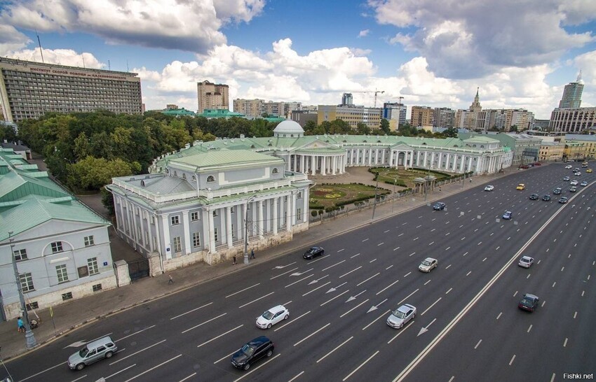 Сегодня в Крыму Путин на "Аурусе" принял участие в открытии трассы ...