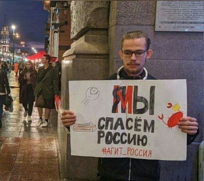 Чип и Дэйл,блдь. У них кастинги чтоль?? Чего одни У..ебки то?