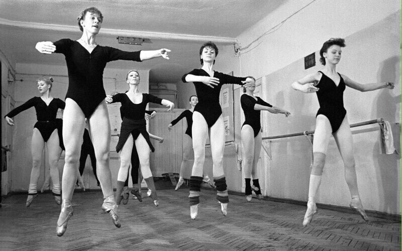 Репетиция кордебалета в старом цирке, 1980 год.