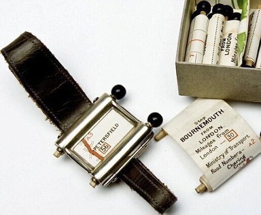 2. Google Maps 1920-х годов: в наручные часы вставлялись специальные бумажные карты-свитки