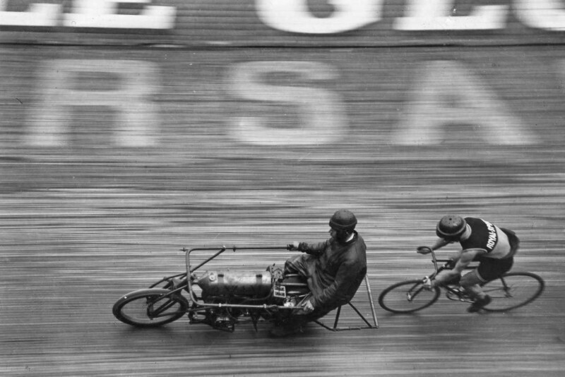 Тренировка велосипедиста. Париж, Франция, 1913 год.