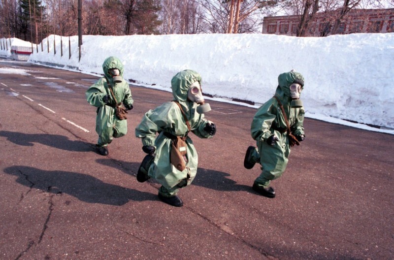 Дети на учениях по химзащите. Кинешма, Россия, 1999 г.