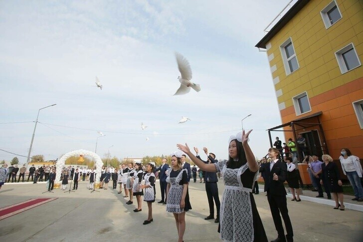 В посёлке Алмазный Мирнинского района Якутии открылась новая школа