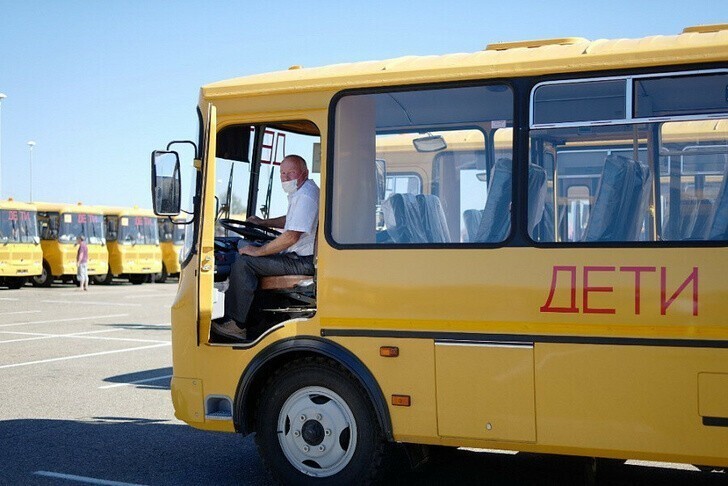  Города и районы Краснодарского края получили 74 школьных автобуса
