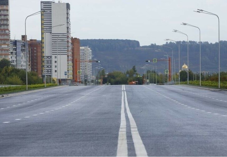 В Кемерове открыли новую шестиполосную дорогу