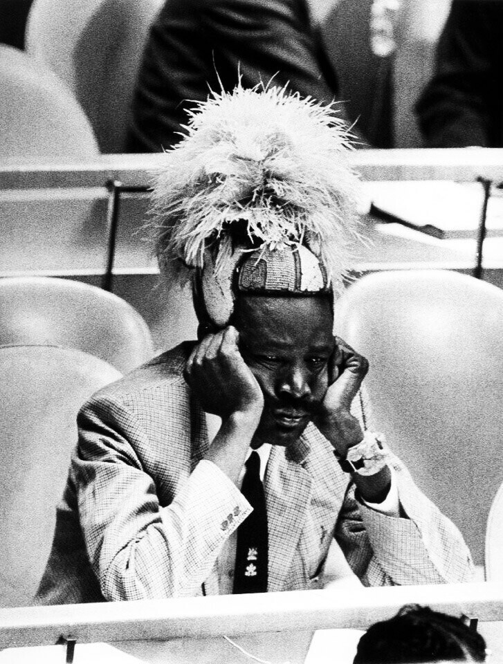 Посол Уганды на заседании Генеральной Ассамблеи ООН явно скучает, 1974 год