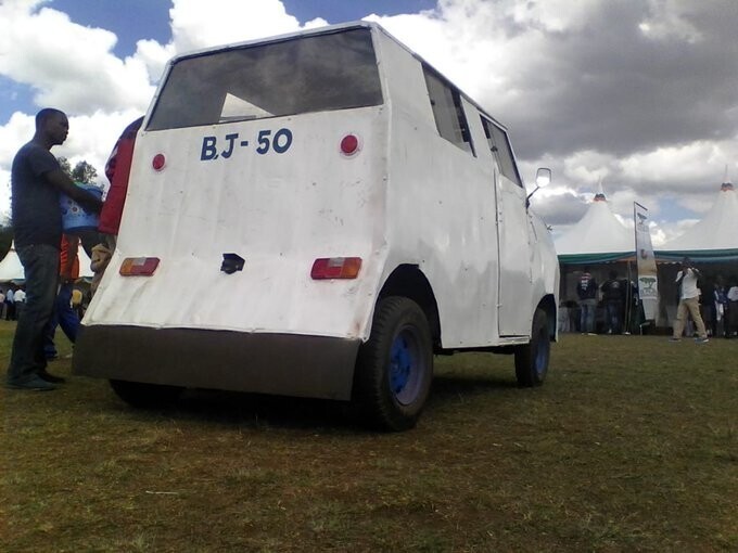 В Кении представили новое авто собственной разработки - смеялись все, даже кенийцы