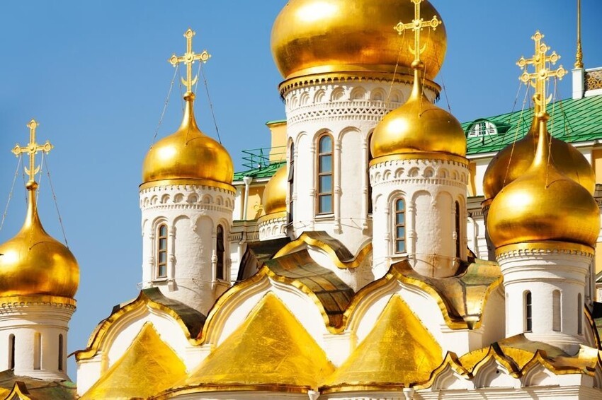 Золотые и не только: что в православии обозначают цвета куполов?