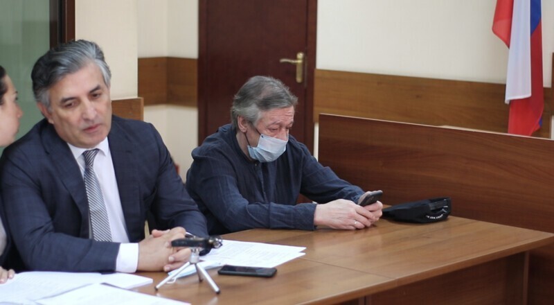 Ефремов вину признал, но никто не поверил — 11 лет колонии требует обвинение